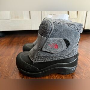 North Face Toddler Alpenglow II Boots, Size 8 US Toddler, Black/ Grey